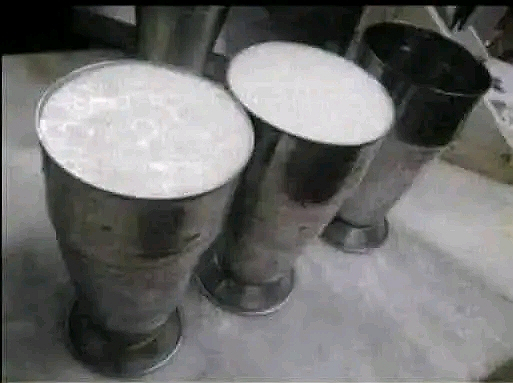 پاکستان میں ہر سال تقریباً ڈھائی لاکھ گیلن لسی لوگوں کی...